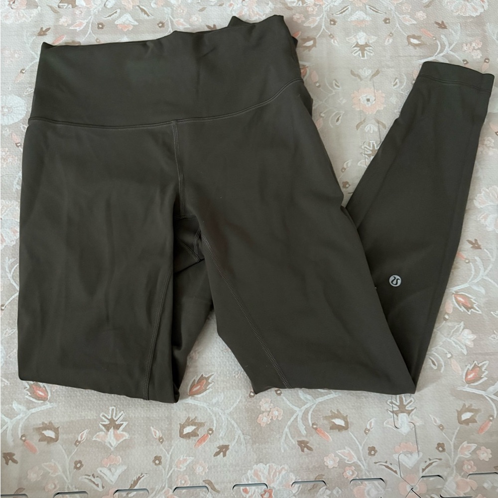 Women’s lululemon leggings size 8. Wunder under olive color